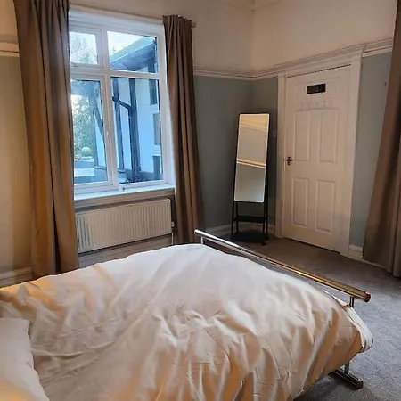 Apartment Spacious Guest Flat Near Roundhay Park Leeds (West Yorkshire)