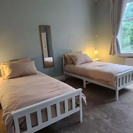 Apartment Spacious Guest Flat Near Roundhay Park *