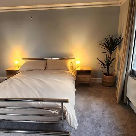 Spacious Guest Flat Near Roundhay Park Apartment Leeds (West Yorkshire)