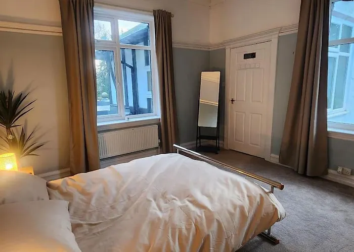 Apartment Spacious Guest Flat Near Roundhay Park Leeds (West Yorkshire)