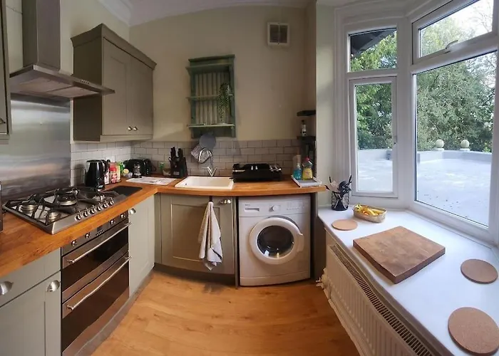 Spacious Guest Flat Near Roundhay Park Apartamento *